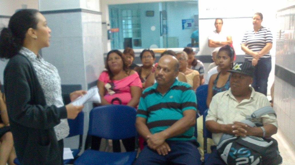 Maritza charla en una IPS